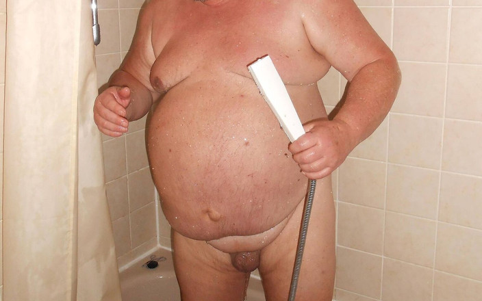 Opas Lust: Bunicul se pișă la duș