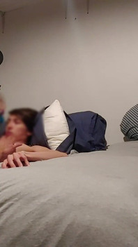Španělská studentka zkouší poprvé gay sex - gerardo