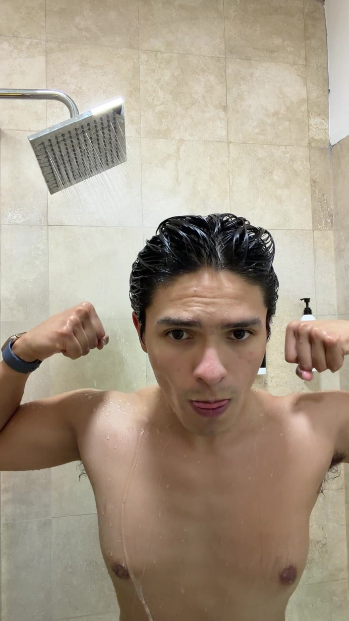 joanraay: Flexing My Muscles in the Showers
