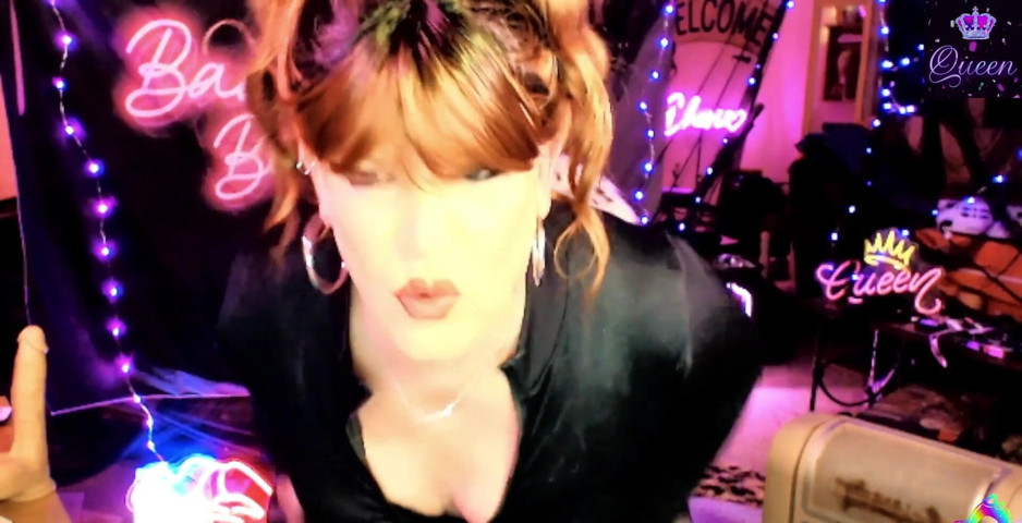 Short Clip - Love Ac/dc Music but Sexually I Need the (Femme Cheri)