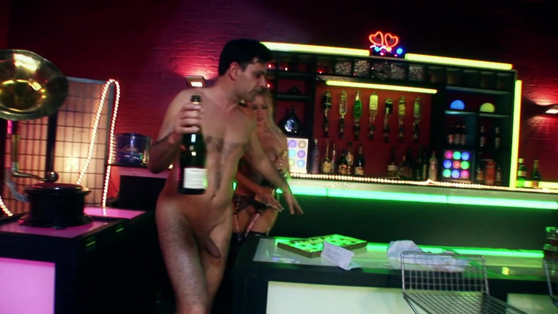 Hot Sex Party: Vua Scotland Duncan ăn mừng chiến thắng tuyệt vời