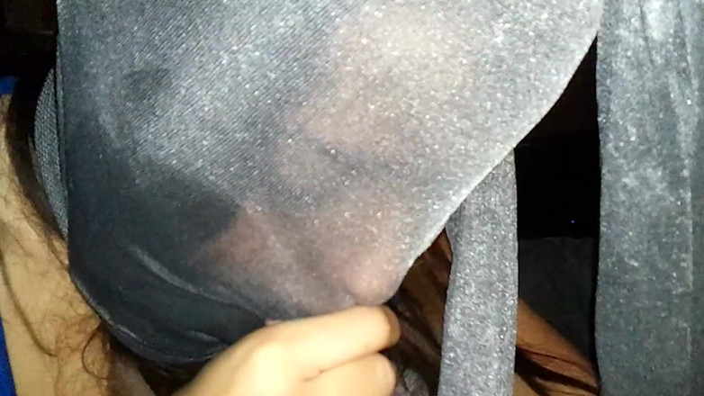 Nylon Xtreme: Gümüş naylon külotlu çorap maskeli oral seks