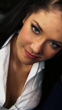 Brittney Pronkt Met Haar Houding En Neemt Elke Centimeter