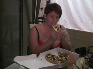 Anna Devot: Annadevot - I eat pizza