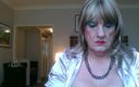 Mature Tina TV: Merokok, mengocok, dan memakan spermaku di webcam. Video x x...