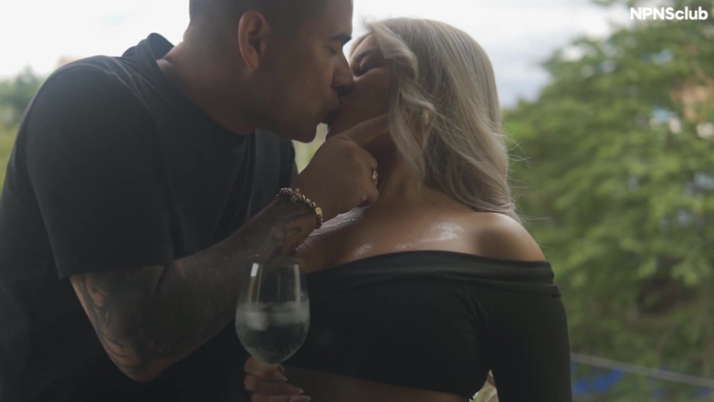 NPNS Club XXX: Hard Fuck with a Beautiful Colombian After a Few Glasses...
