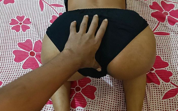 Sakshi Pussy: Indische dorffrau wurde hart mit ehemann in doggystyle-position gefickt