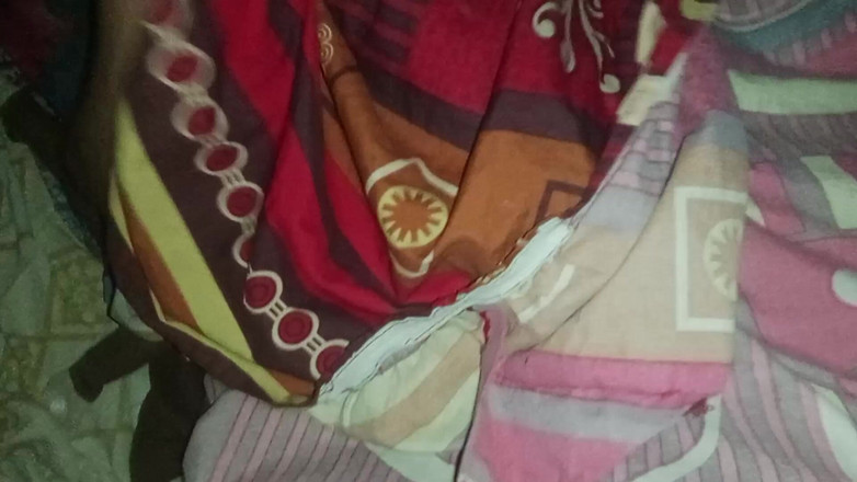 Citra: Te strecori în camera mamei vitrege, unde este parcată limuzina, relaxat