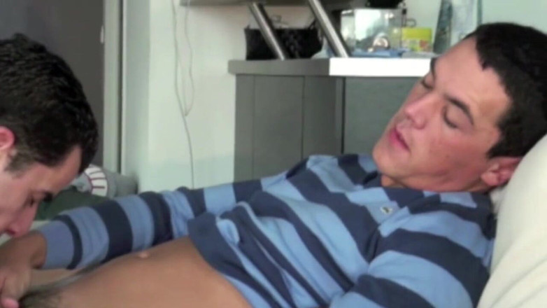 Crunch Boy: Innocent twink fucked by Greg Centuri for casting porn shoot