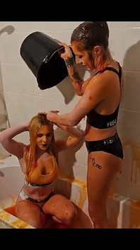 Ellie ve April ile yarak halkası hoopla gunge tournement