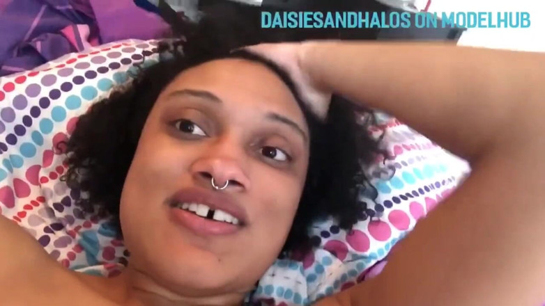 Daisiesandhalos: A Daisy Classic: pele macia, corpo peludo