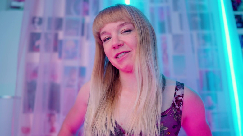 Jolie Lyon: 彼女の継母があなたの初めてを望んでいる