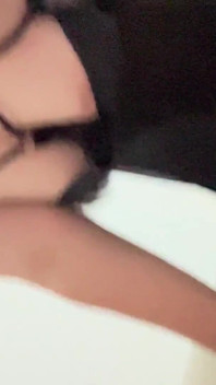 क्या कोई इस पोशाक में मेरे लिए चाहता है? साथ में फॉलो करें और चलो मस्ती करते हैं।