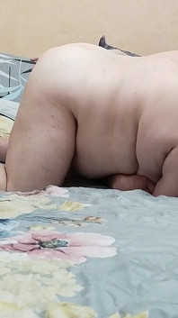 내 자지를 갈아주는 새엄마