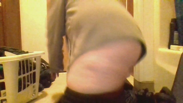 krazykristin: Olgun tombul masterbate anal vibe'i parmaklıyor