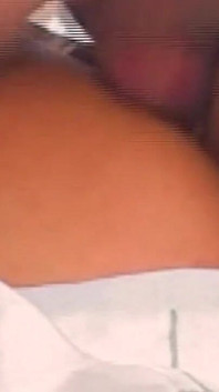 Sexy brunetka kotě dostane drsné venkovní bušení a krémový výstřik