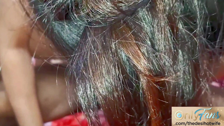 TheaDesiHotwife: 나를 만족시킬 수 없는 작은 자지 남편이 딜도로 나를 따먹어달라고 말했어