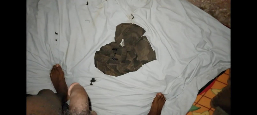 Masturbator emmy: Afrikanischer Schwarzer Typ Fickt Sein Bett