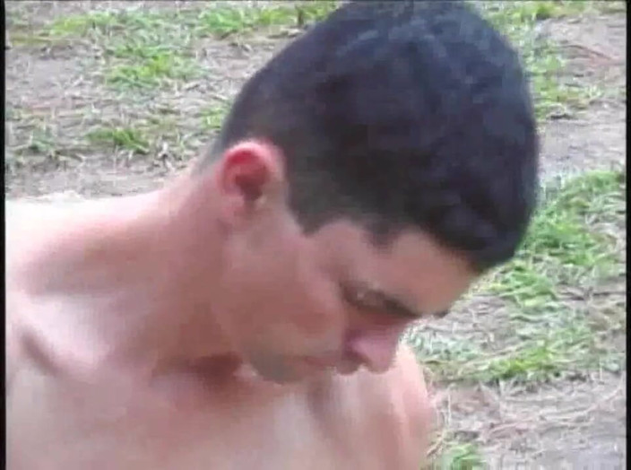 Shemale videos: Trans latina scopata da un ragazzo etero all'aperto