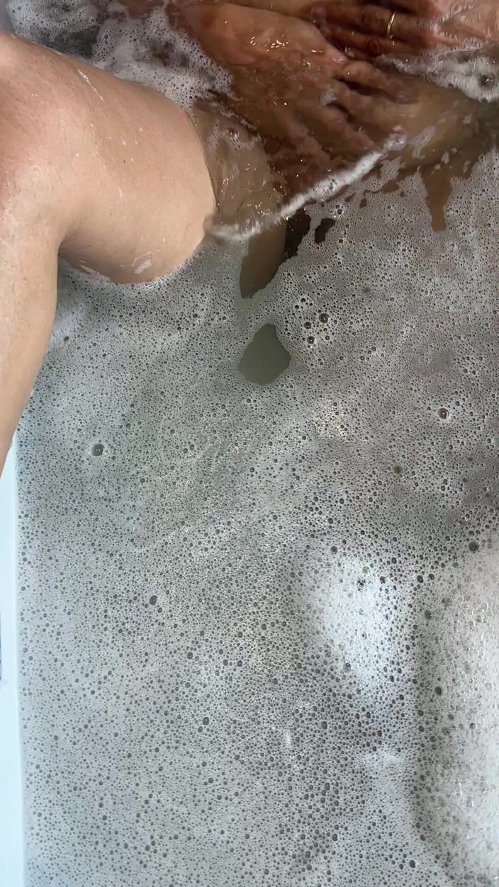 Anu00006: Apoi fac o baie