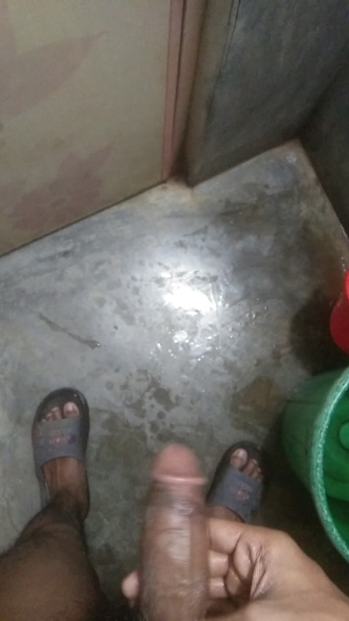 Viral_tiktokar: So I Went to the Bathroom, Put Soap on My...