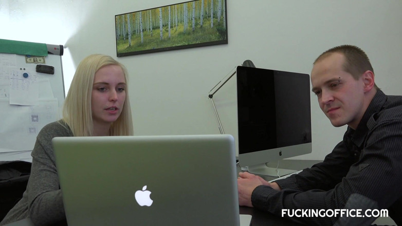 PornCZ: Sexy Česká Blondýnka Chce Víkend