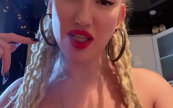 BadAssBitch: Topless cei cbt tarefa