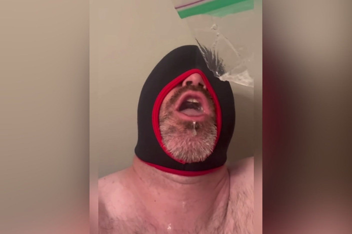 Anal Steve: Anale Steve blijft op zoveel verschillende manieren klaarkomen en klaarkomen...