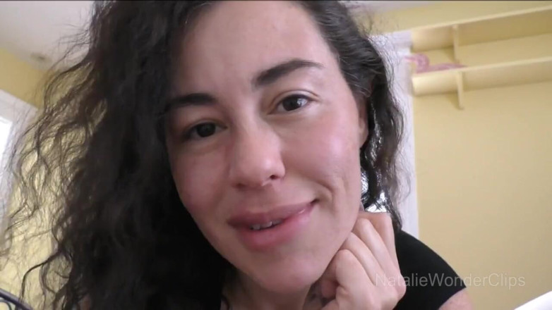 Natalie Wonder: Stiefmoeder stelt je op haar eigen ondeugende manier gerust