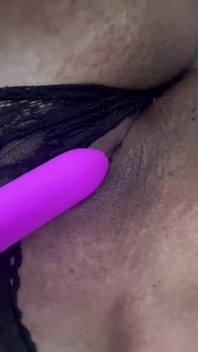 Latina MILF Solo Pussy Play