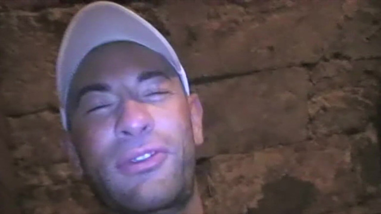 STRAIGHT BOY CURIOUS: ฉันดูดควยตรงในรู glory hole