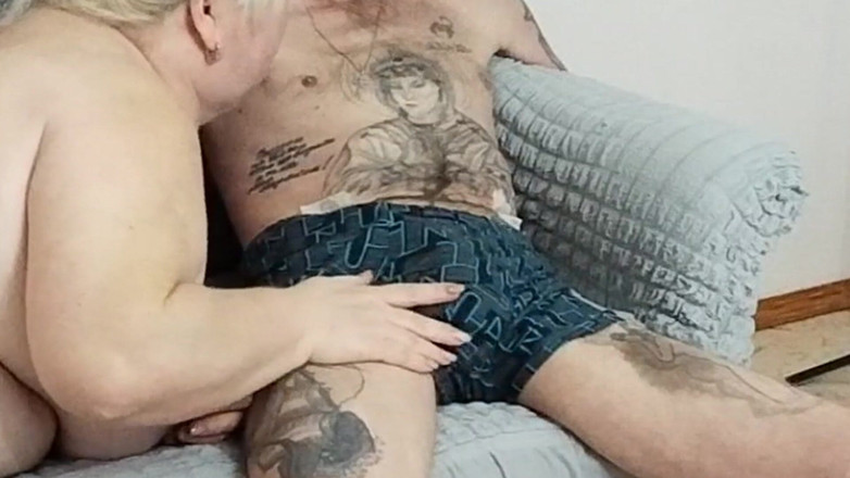 Zona901: Manželka miluje sledovat, jak tchýně kouří a dostává do pusy...