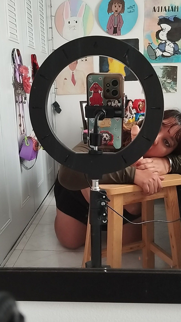 Nana Bela: Sexy před zrcadlem