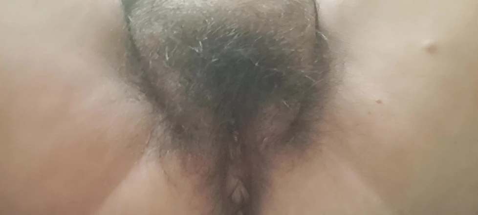 Mommy big hairy pussy: Putting Cream on the Hot Legs