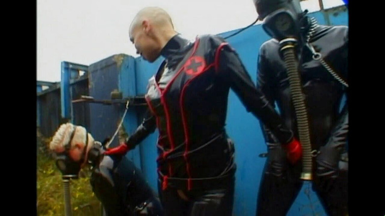 Absolute BDSM films - The original: Доминирует над мужчиной в противогазе