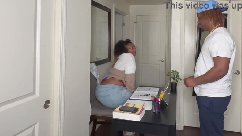 Kendale: 大屁股的Bossybbw Sugarbooty和她的大鸡巴实习生kendale一起做爱