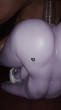 Madruga3d Storrövad slampa längtar efter massiva svarta kukar knullas intensivt i hårdporr, smutsig sex med tight fitta gapande
