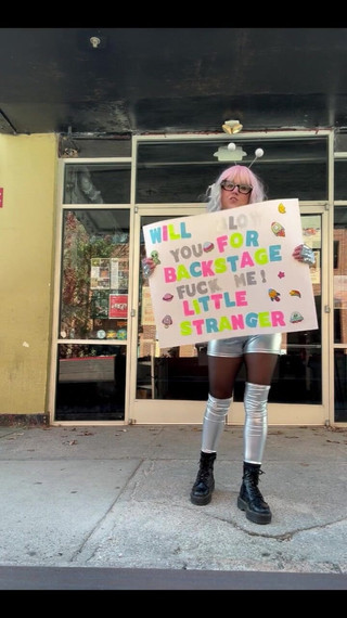 Suzy Wylde: Suzy Wylde Datang Dalam Kandungan Segar Dan Panas Ini!