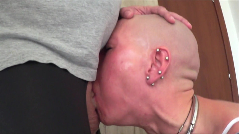 Slutwife Club: Submissive Slut Vilja Goes Down on Her Knees for a...