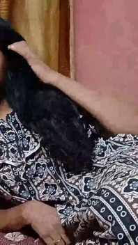 Sexy Milfka Podvádí Svého Manžela a Šuká Se Sousedem