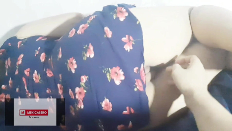 Mexicasero: Mẹ kế của bạn tôi đang ở nhà tôi mặc một chiếc...
