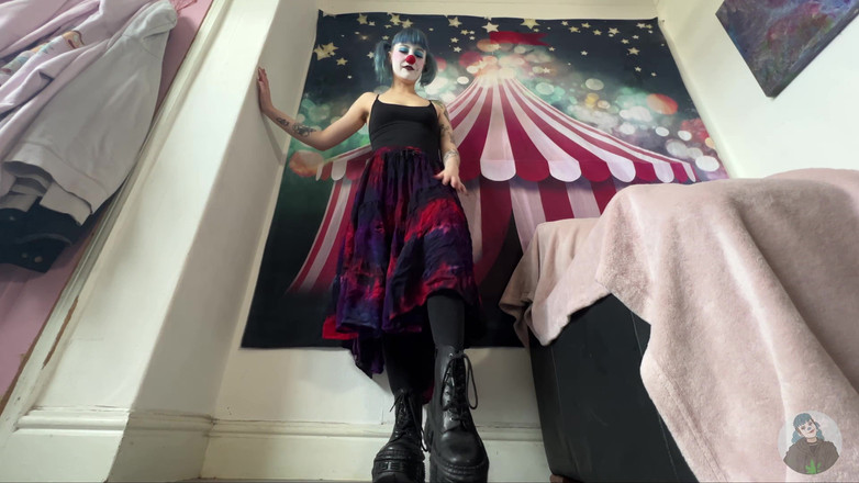 Alice Bean: Stompers, clowngirl