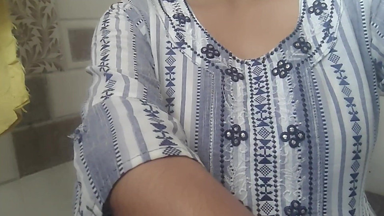 YourStepSister: Unsatisfy Indian Girls Fingering Alone