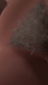 Grey Haired Cougar cavalga pau grande e grosso em cima | 3D pornô
