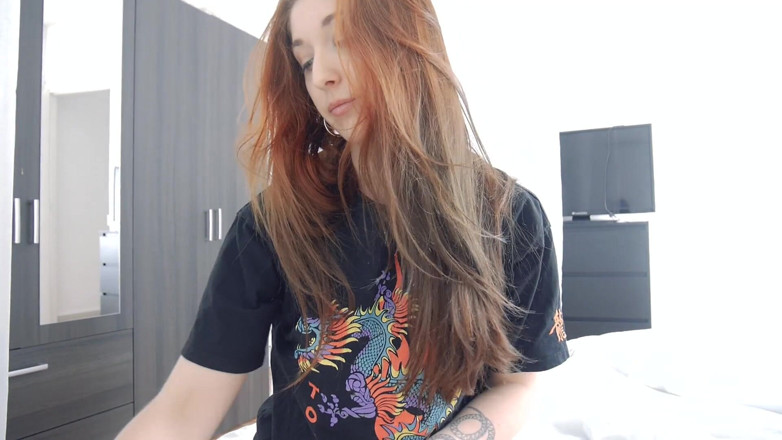 Madelaine_Rousset: Xuất tinh vào miệng chị kế của bạn