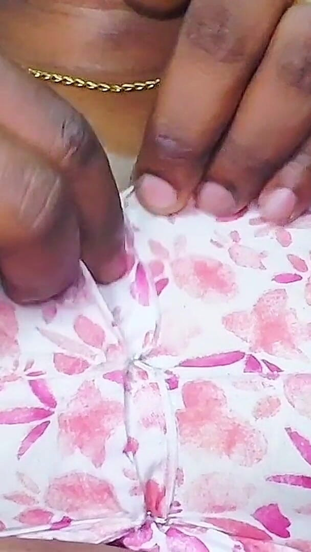 Desi Mohini: Desi Item Girl Kavita Model Part - 01