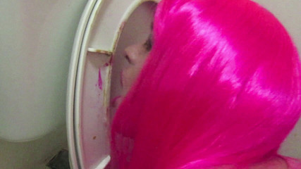 Lilly Disgrace: 用moof清洁厕所