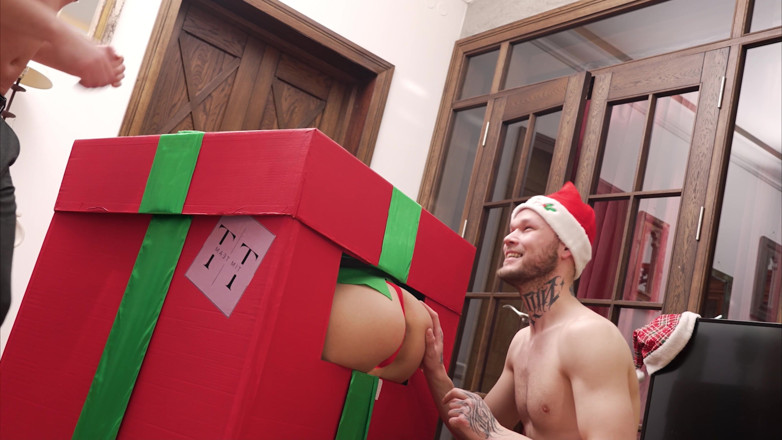 Murkovski: The Two of Them Fucked Hard a Gift in the...