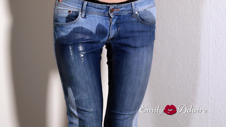 Emily Adaire: Trans girl pisses in her tight blue jeans