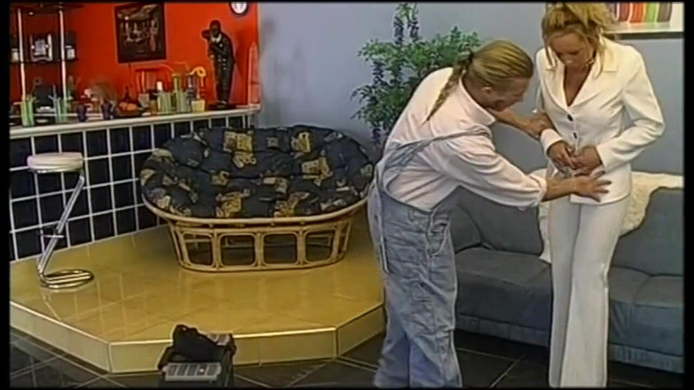 XTime Vod: Ragazzo muscoloso e grandi tette biondo piercing figa cazzo in...